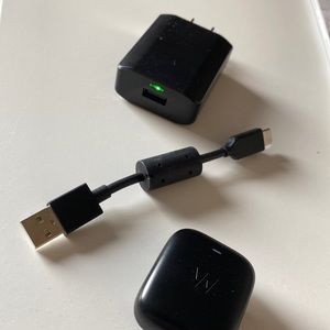 Whoop 4.0 battery pack + charger